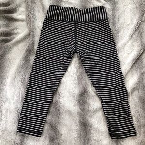 Lululemon wonder under crops